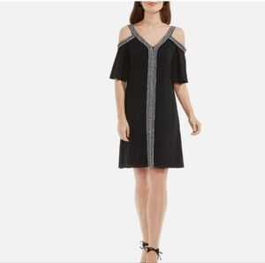 NWT Vince Camuto Black and White Cold Shoulder With with V-Neck